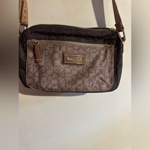 Calvin Klein Belfast Signature Crossbody